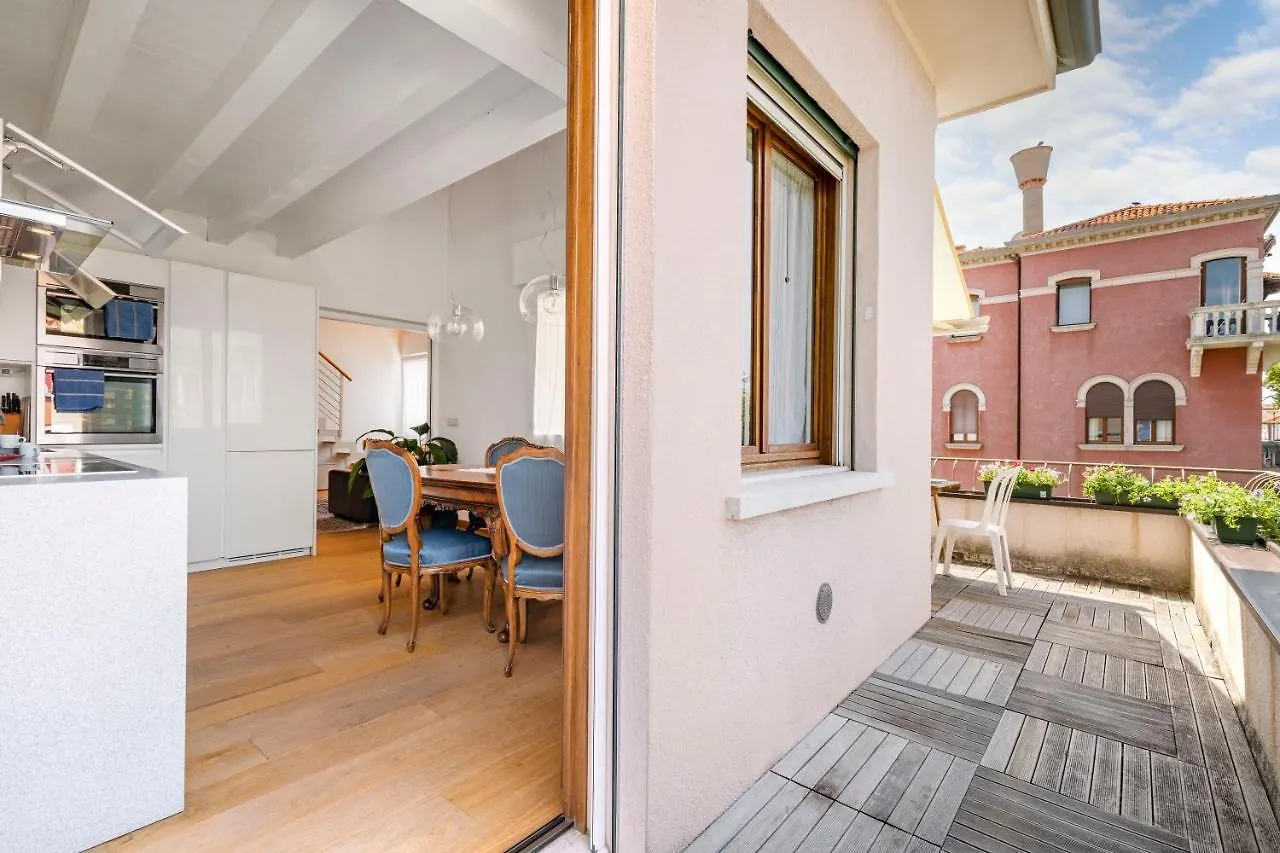 Clock'S 2 Bedrooms & 2 Bathrooms & Big Terrace Lido di Venezia 0*,  Italy