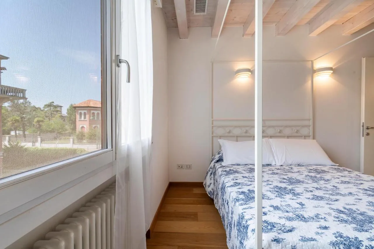 Clock'S 2 Bedrooms & 2 Bathrooms & Big Terrace Lido di Venezia 0*,